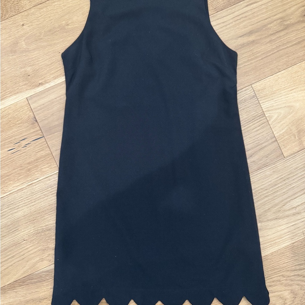 Elegant Black Sleeveless Mini Dress Scalloped hem